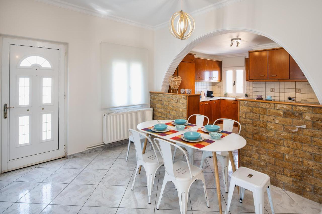 Modern 2 Bed Apartment In Downtown Of Fira Zewnętrze zdjęcie